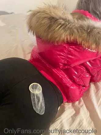 OnlyFans account  puffyjacketcouple avatar 1