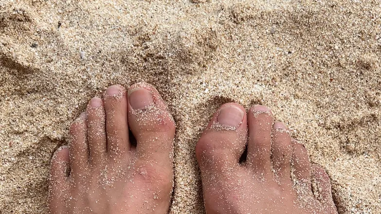 OnlyFans cuenta toemorrow_never_dies header 2