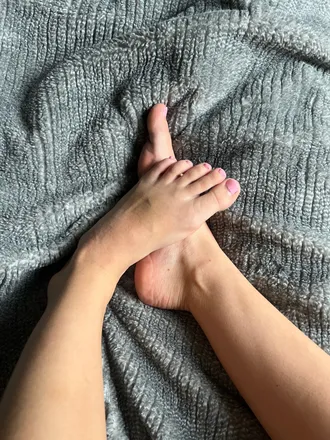 OnlyFans account  sweetest-soles header 2