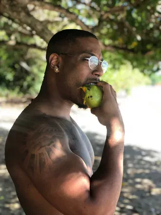 OnlyFans cuenta peculiar_e avatar 1