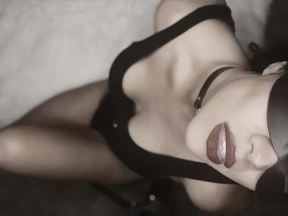 OnlyFans account  tori.ella.devil header 2