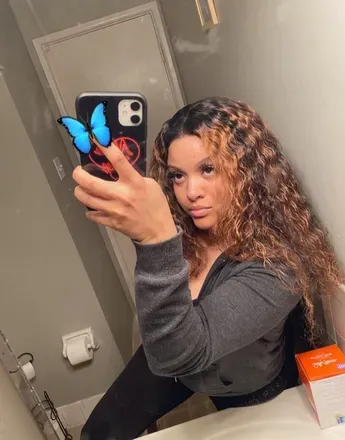 OnlyFans cuenta cinny_xx header 2