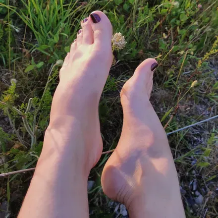 OnlyFans cuenta twolesslonelyfeet avatar 1