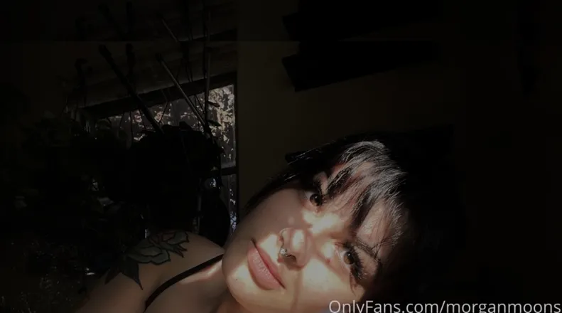 OnlyFans cuenta morganmoons header 2