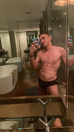 OnlyFans cuenta godaraham95 header 2