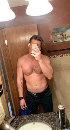 OnlyFans cuenta hungkansasguy header 2