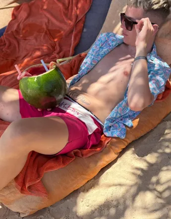 OnlyFans cuenta blondeeboy header 2