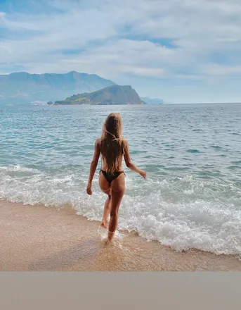 OnlyFans account  beautifulll_girlll header 2