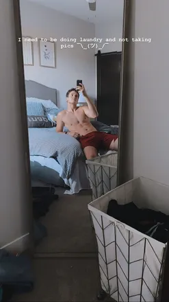 OnlyFans cuenta lookatmybuttt header 2