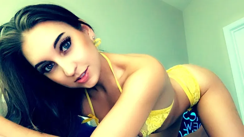 OnlyFans cuenta brookebee27 header 2