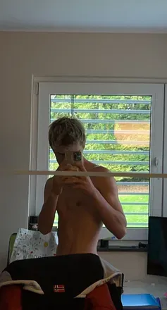 OnlyFans cuenta kinkyguy_official header 2