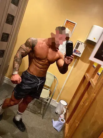 OnlyFans cuenta xmysteriousmanx header 2
