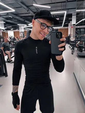 OnlyFans cuenta timofeevof avatar 1