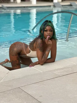 OnlyFans cuenta yungyannah header 2