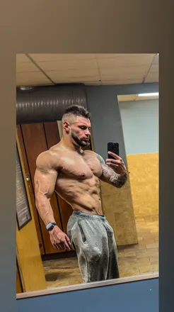 OnlyFans cuenta kylesegz header 2