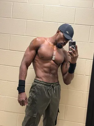OnlyFans cuenta latrell18 avatar 1