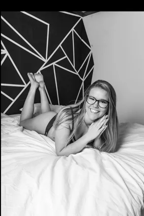 OnlyFans cuenta laurapix_999 header 2