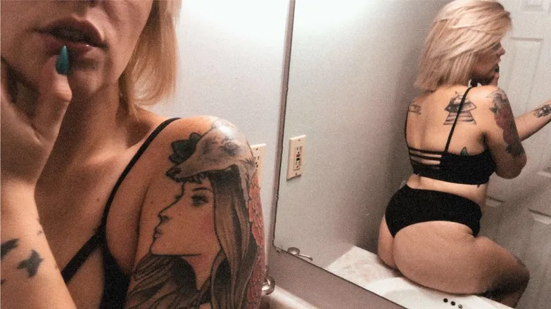 OnlyFans cuenta aalphawolff header 2