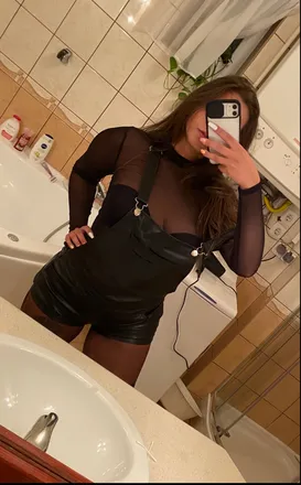 OnlyFans cuenta larabella438 header 2