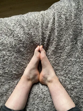 OnlyFans cuenta simplyfeet11 header 2