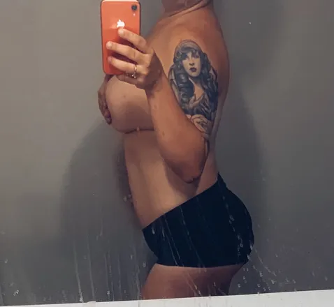 OnlyFans account  thiccitalian0924 header 2