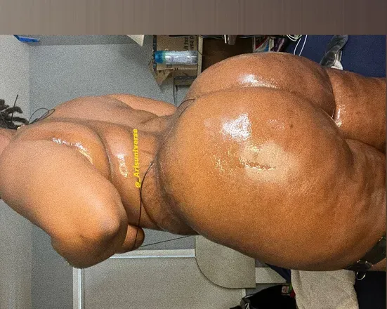 OnlyFans cuenta aritheehottie header 2