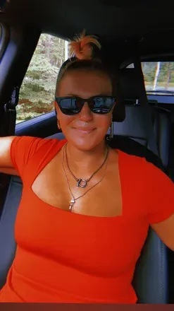 OnlyFans account  everythingren avatar 1