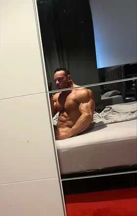 OnlyFans cuenta berlindominator header 2