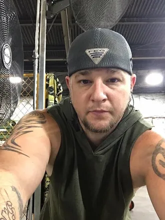 OnlyFans cuenta jamesleroy84 header 2
