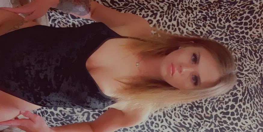 OnlyFans cuenta sweettreattrin header 2
