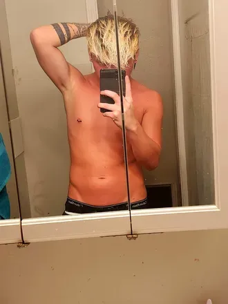OnlyFans cuenta yourcrushfromhighschool avatar 1