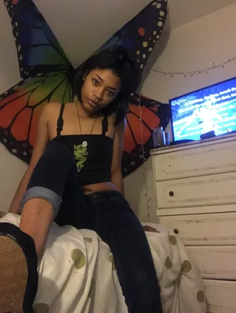 OnlyFans cuenta mvkaeliii_ header 2
