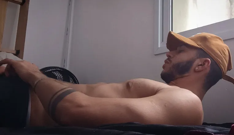 OnlyFans cuenta peqquenoleo header 2