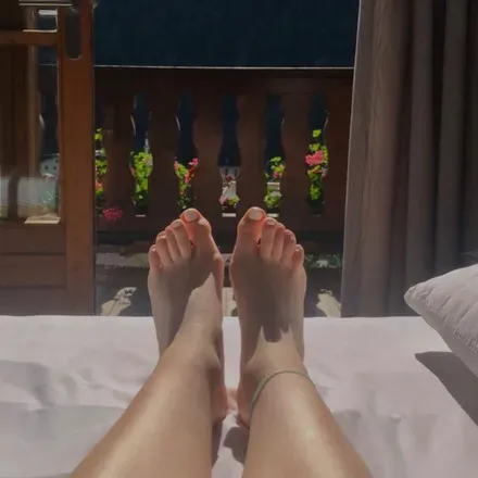OnlyFans cuenta fancyfeetlucy header 2