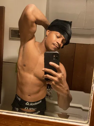 OnlyFans cuenta youngsin666 header 2