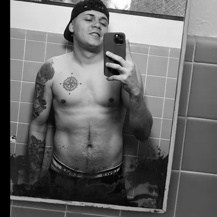 OnlyFans cuenta carlitos29 header 2