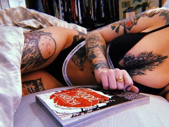 OnlyFans cuenta waifucaitee header 2
