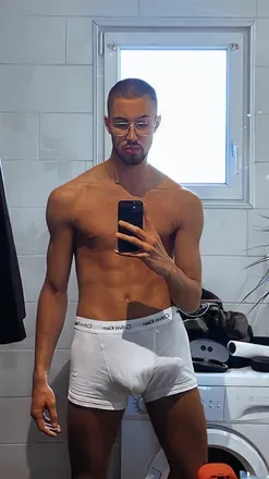 OnlyFans cuenta james270699 avatar 1