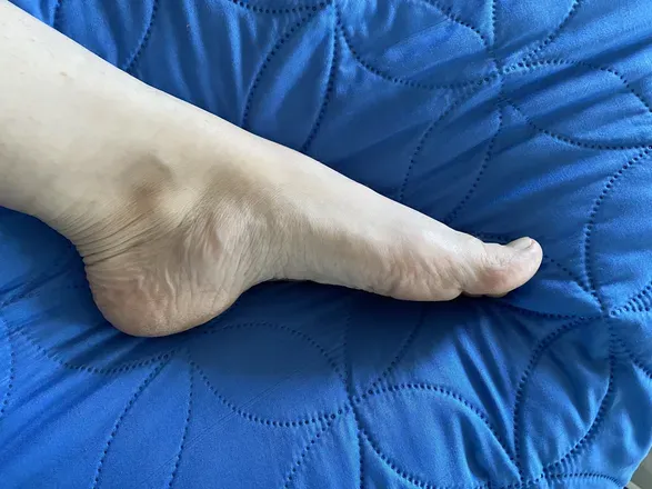 OnlyFans cuenta my_footsies header 2