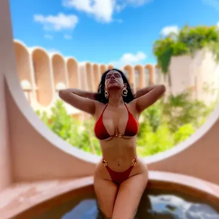 OnlyFans account  carolinaromoof avatar 1