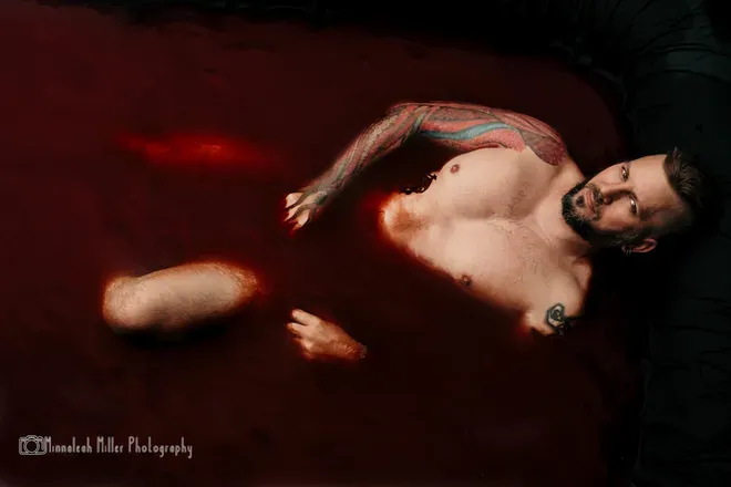 OnlyFans cuenta cruel_eyes header 2