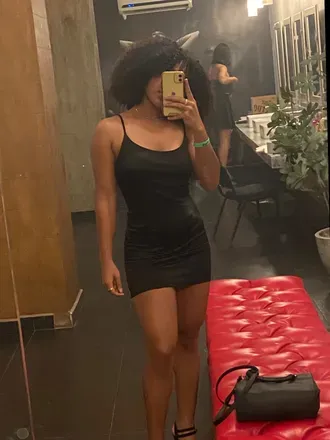 OnlyFans account  carlaa21 avatar 1