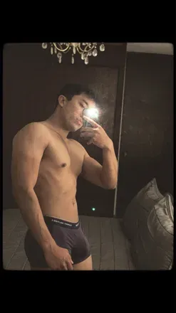OnlyFans account  emi_abc avatar 1