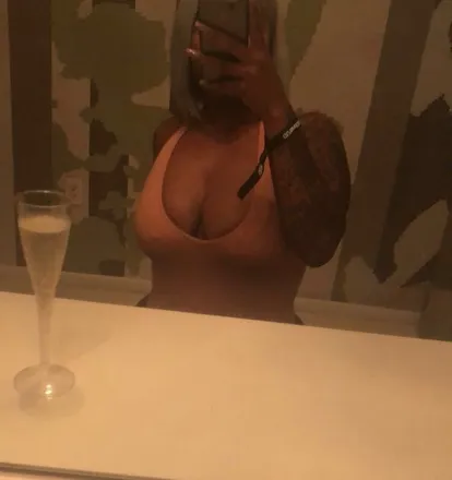 OnlyFans cuenta kardashiannn avatar 1