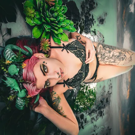 OnlyFans cuenta dyinggoddess header 2
