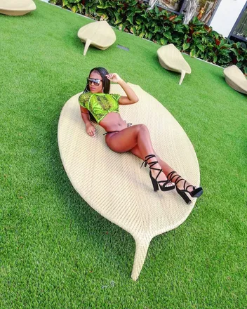 OnlyFans cuenta kikiroses header 2