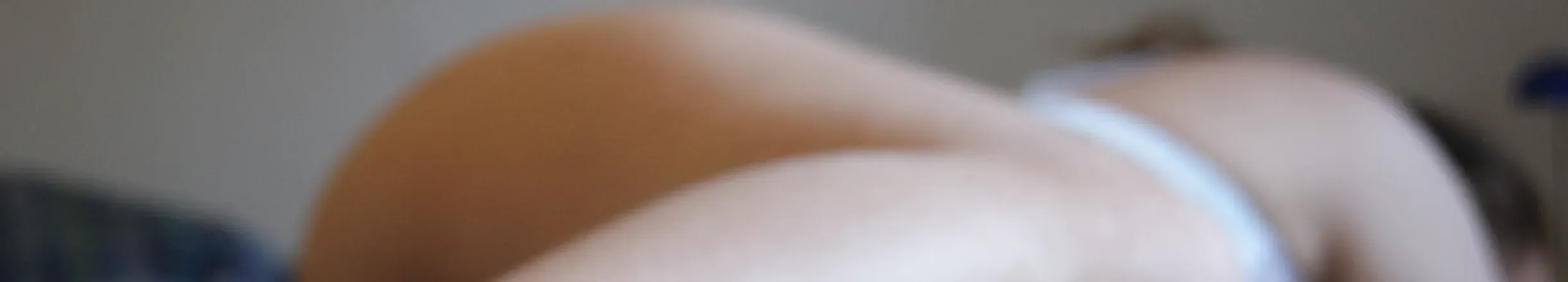 OnlyFans account  violine header 2