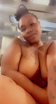 OnlyFans cuenta thiccauntii header 2