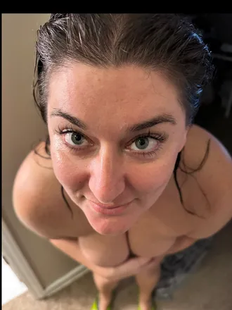 OnlyFans cuenta lonelybrunette avatar 1