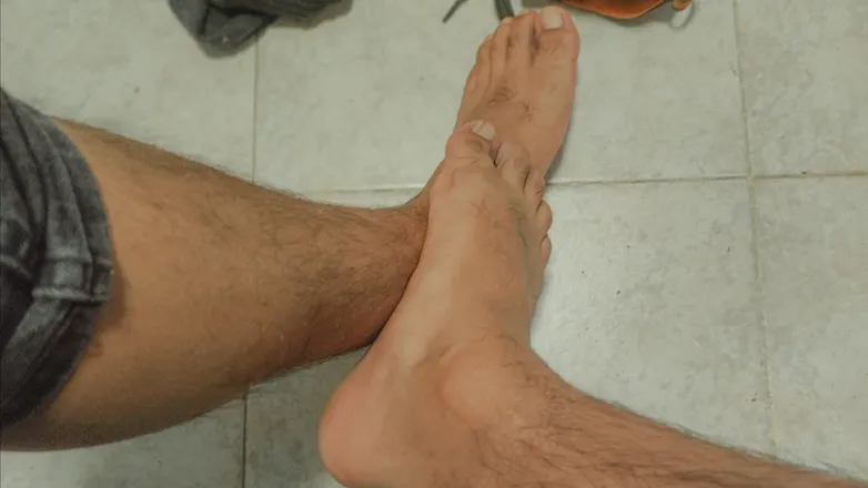 OnlyFans cuenta justbarefeet header 2